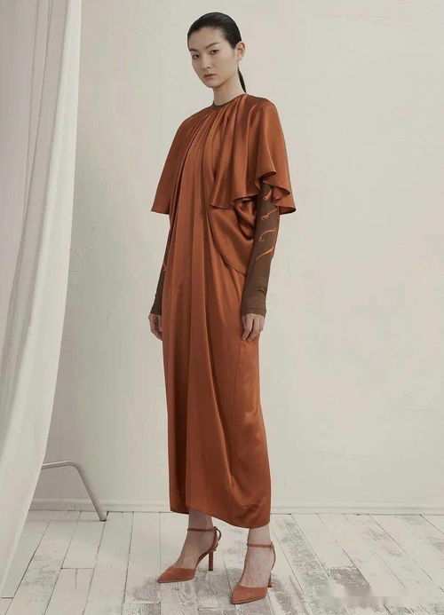 2021秋冬中國女裝線上流行趨勢 半身裙與連衣裙九大趨勢解析